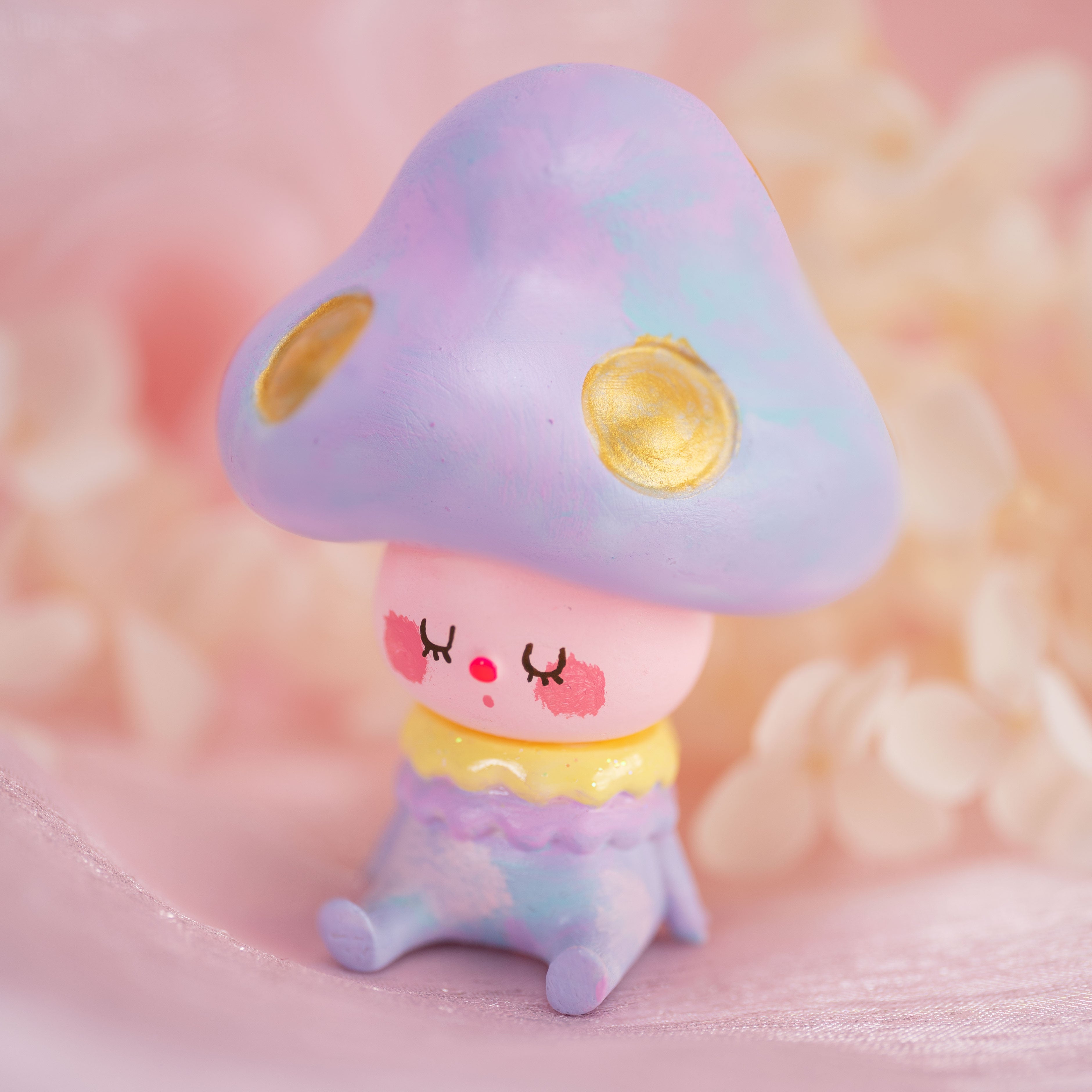 HH0001_1_ed083352-4954-438b-a4cd-c038fbc89842 Dreaming Mushroom - Image 1